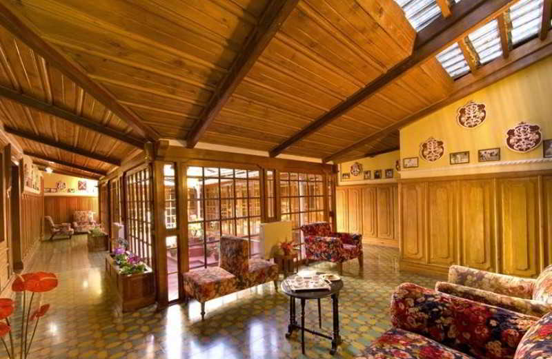 Welcomheritage Fernhills Royal Palace Ooty Esterno foto
