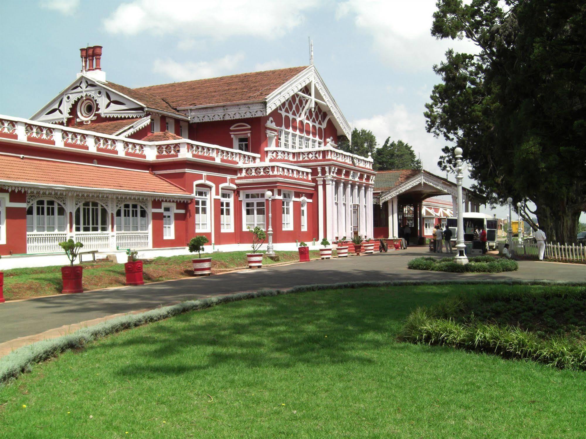 Welcomheritage Fernhills Royal Palace Ooty Esterno foto